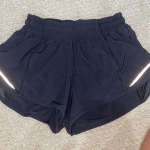 Black lululemon hotty hot 2.5 shorts